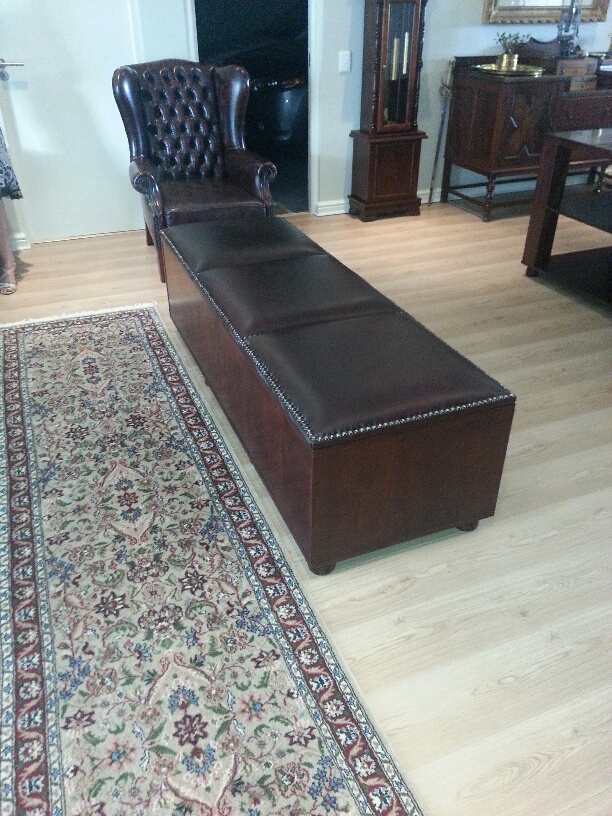 Ottoman made in Okoume wood