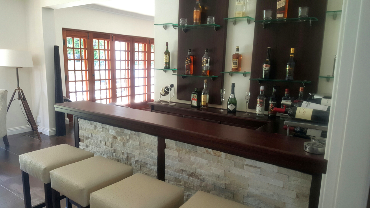 Wooden Bar small space